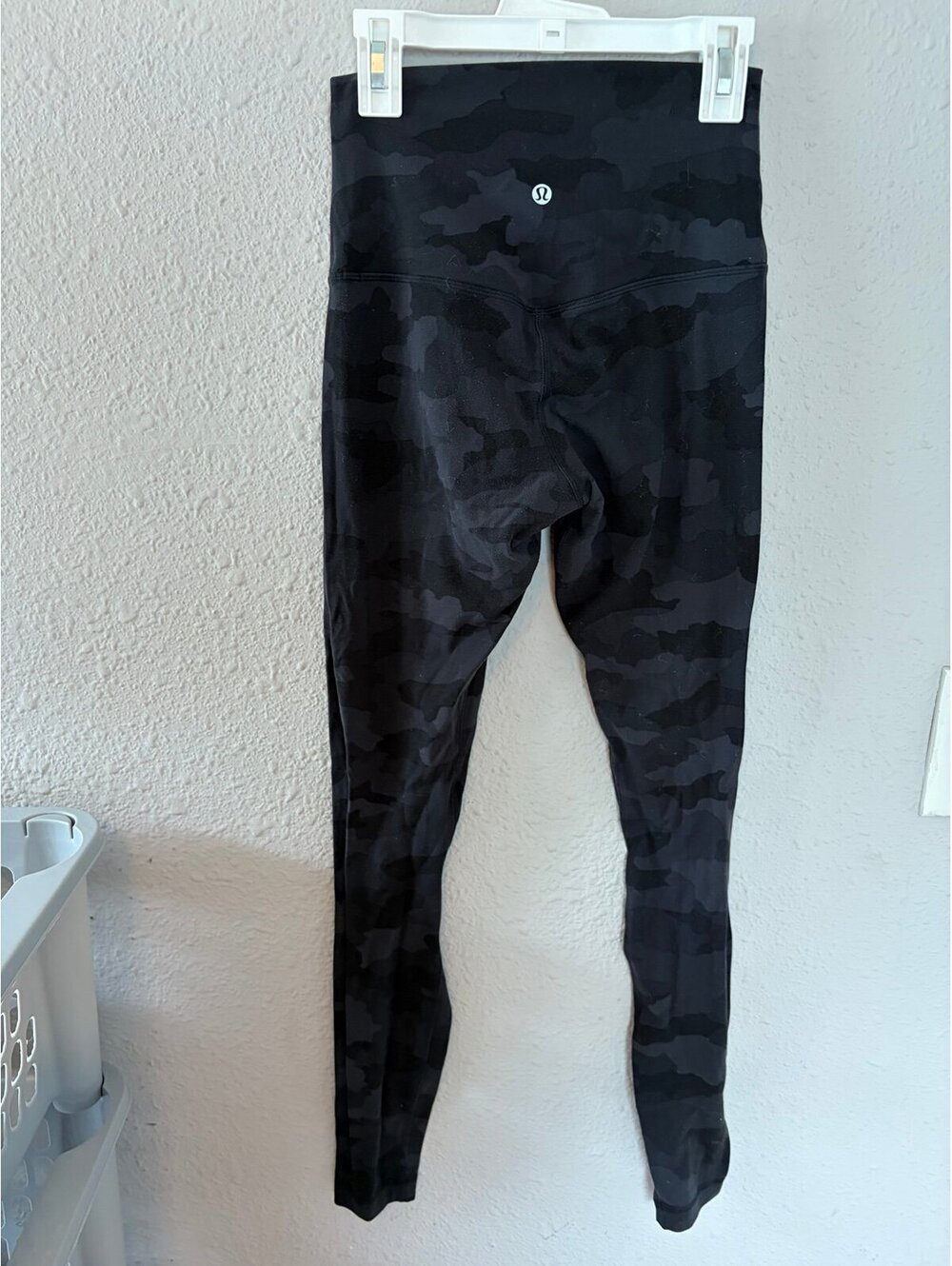 Lululemon align leggings camo size 4. GUC for normal wash wear/pilling to align